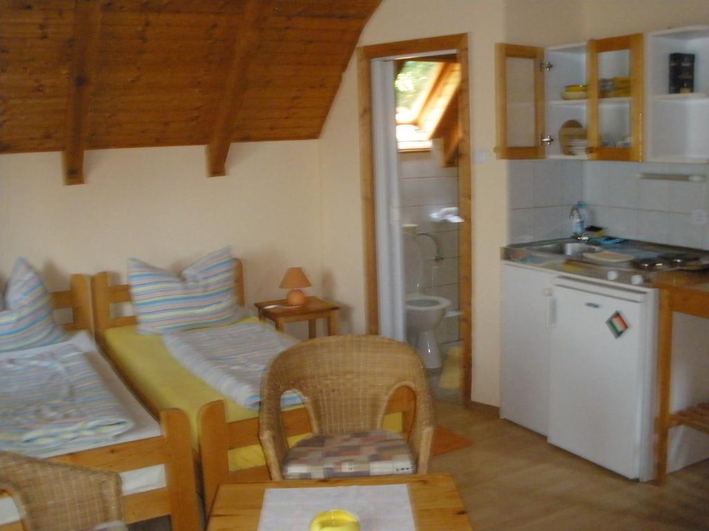 Emilia Apartmanhaz Hévíz Rom bilde